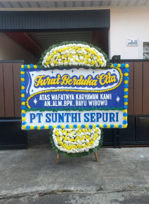 Papan Bunga Duka di Kayumalue Ngapa